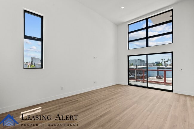 Building Photo - 5617 Klump Ave