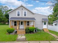Building Photo - Two Bedroom Duplex