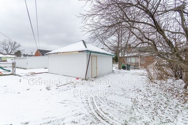 Building Photo - 1951 Warrensville Center Rd