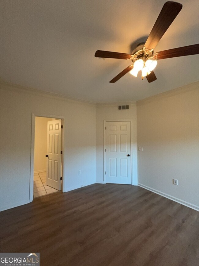 Building Photo - 955 Juniper St NE