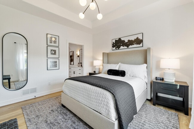 Building Photo - 1820 Horseshoe Ln