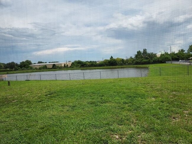 Building Photo - Townhouse located near UCF - 2 Bed / 1.5 Bath