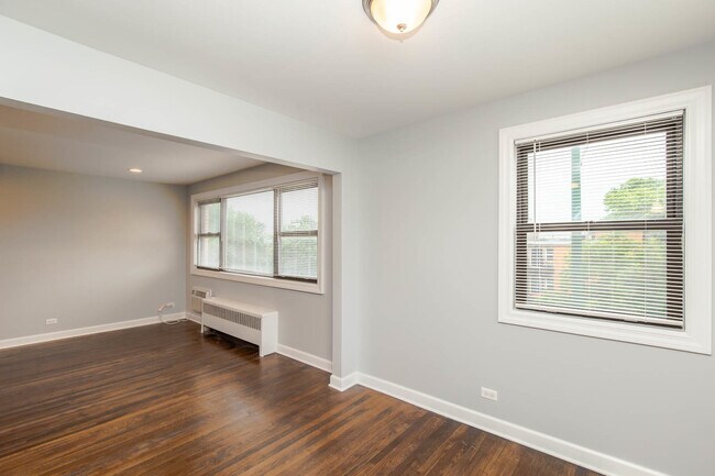 Building Photo - 6801 N Ridge Blvd