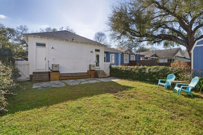 Building Photo - 4813-4813 Bienville St