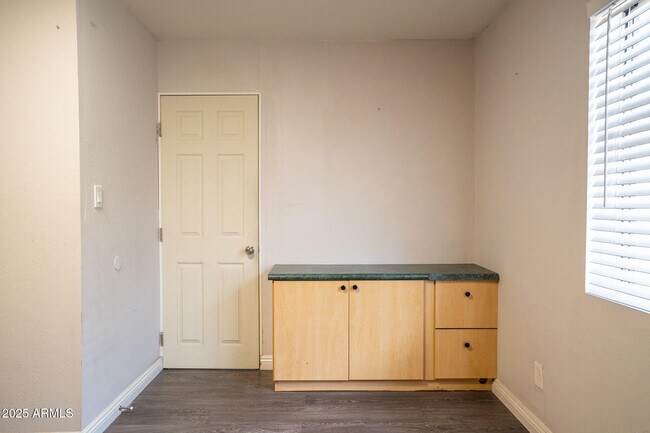 Building Photo - 3844 W Lupine Ave