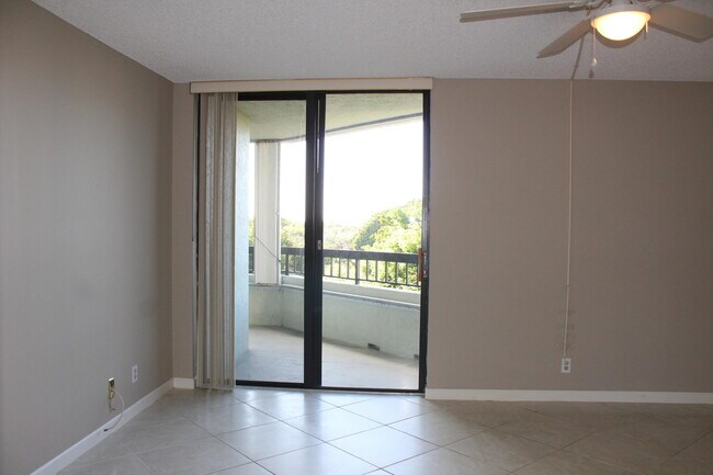 Building Photo - 6372 La Costa Dr