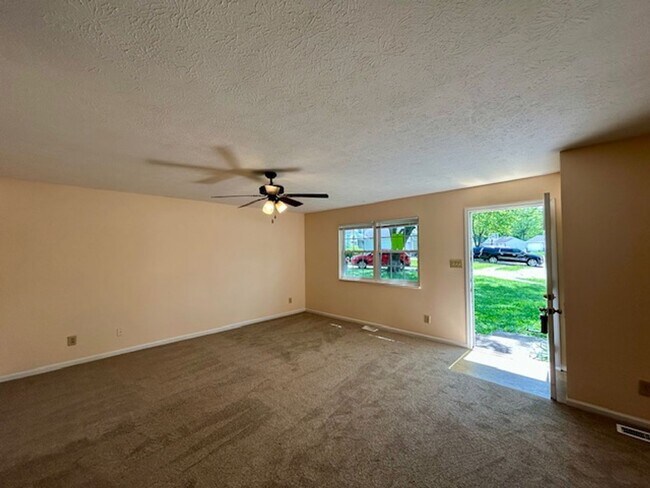 Building Photo - Charming 3-Bedroom Ranch on Quiet Cul-de-S...