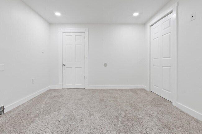 Building Photo - 20 Linden Ct