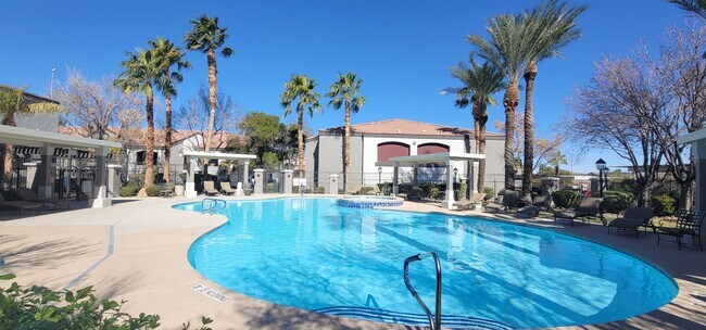 Building Photo - GATED SEVEN HILLS 1 BED/1 BATH CONDO