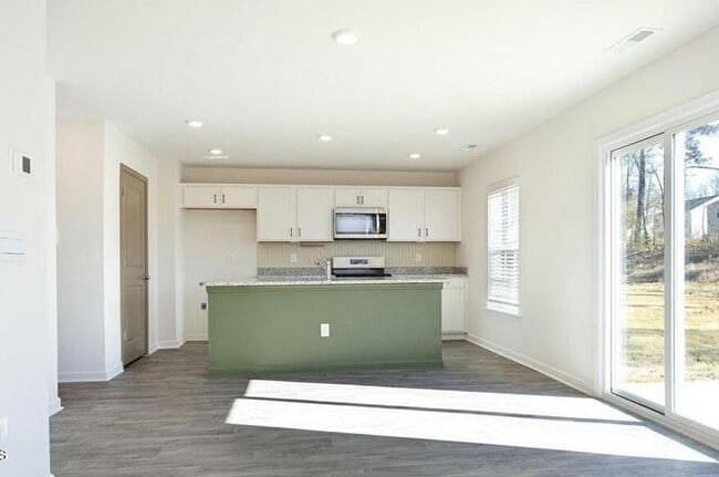 Building Photo - 139 Palm Dr