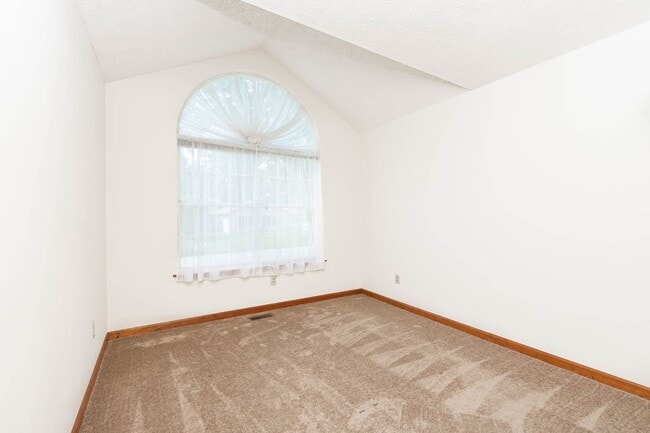 Building Photo - Beautiful Newport News Home