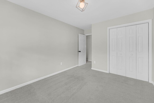 Building Photo - Charming 3BR/2.5BA Home with 2-Car Garage & Fenced Yard in Citadel Woods — West Ashley