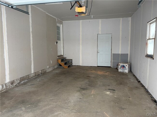 Building Photo - 8587 Caughdenoy Rd