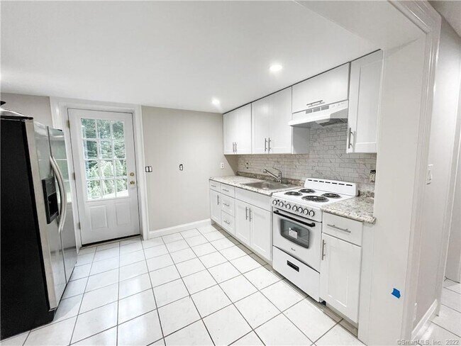 Building Photo - 317 Weeping Willow Ln