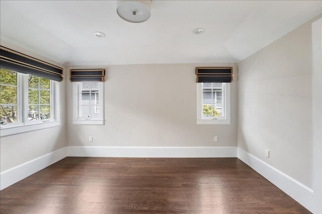 Building Photo - 1133 42nd St