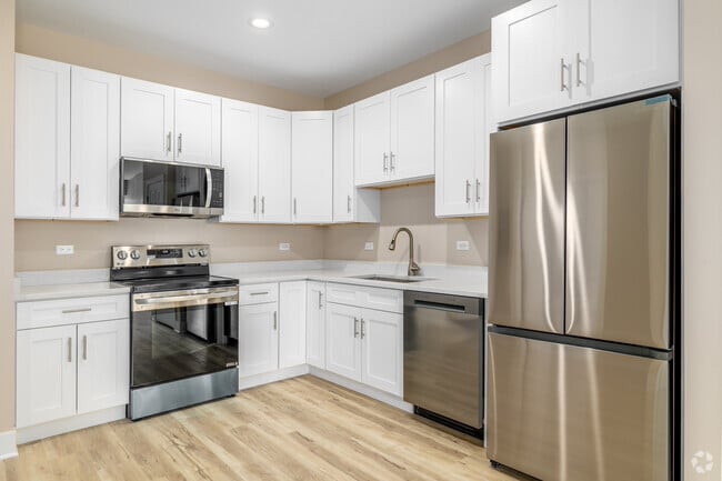 Interior Photo - 400 S Main Pl