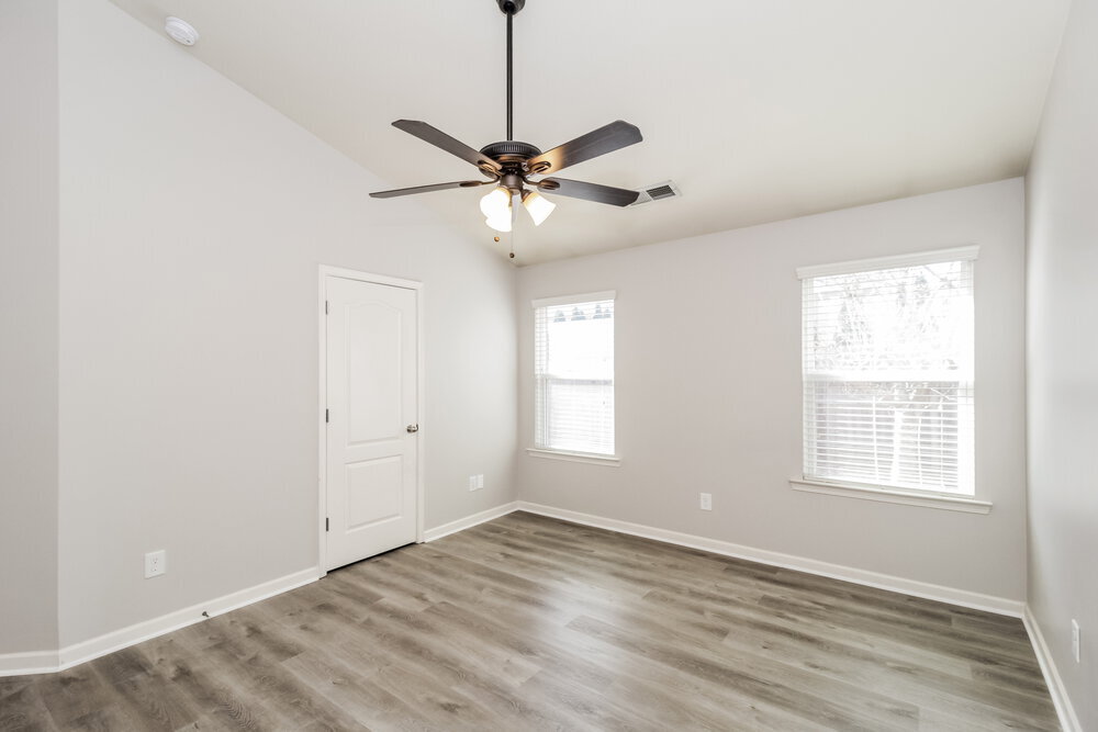 Building Photo - 162 High Point Way