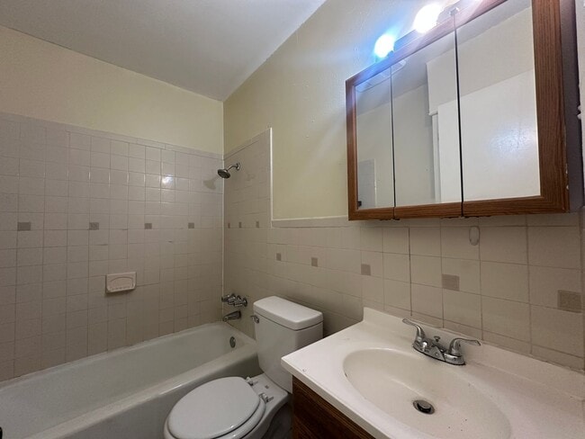 Building Photo - 4000 Acree St