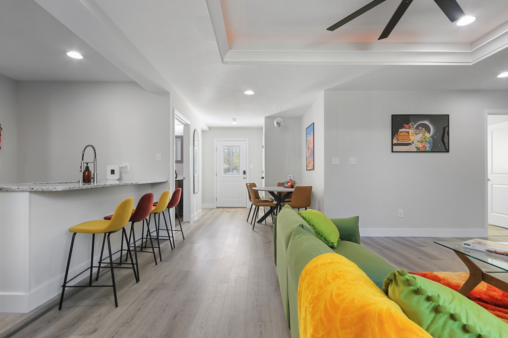 Building Photo - 701 Mikel St