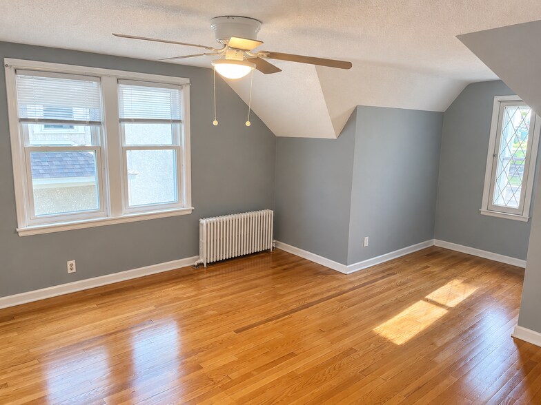 Building Photo - 4137 4th Ave S