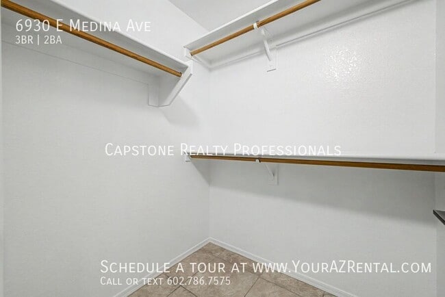 Building Photo - 6930 E Medina Ave