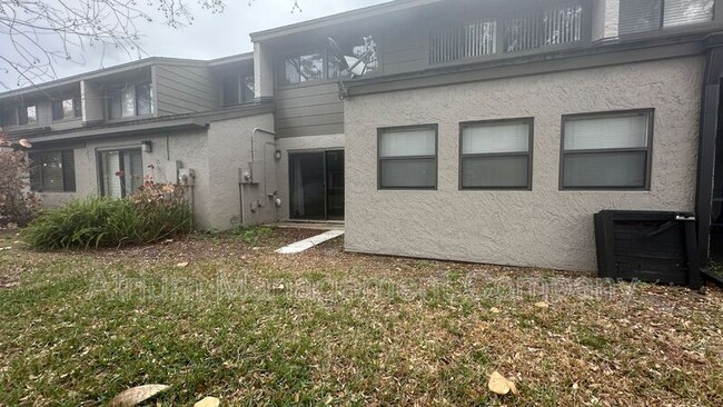 Building Photo - 1532 N Carolwood Blvd