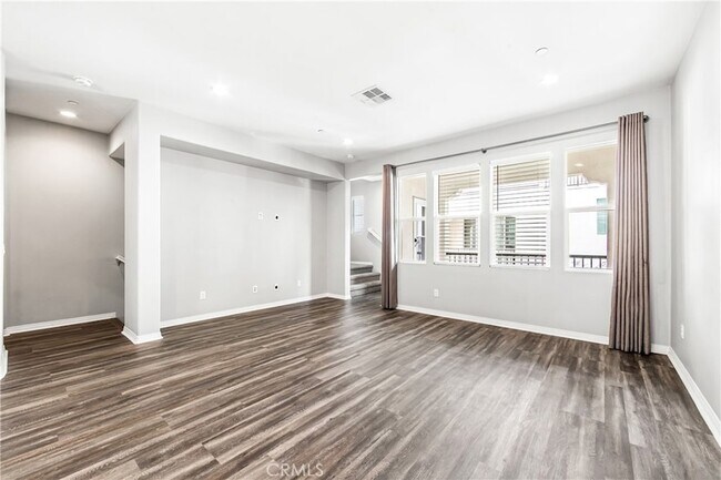 Building Photo - 6331 Pacific Wy