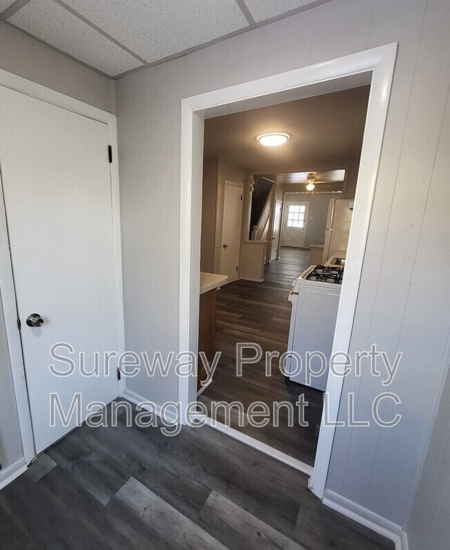 Building Photo - 6 W 2nd St