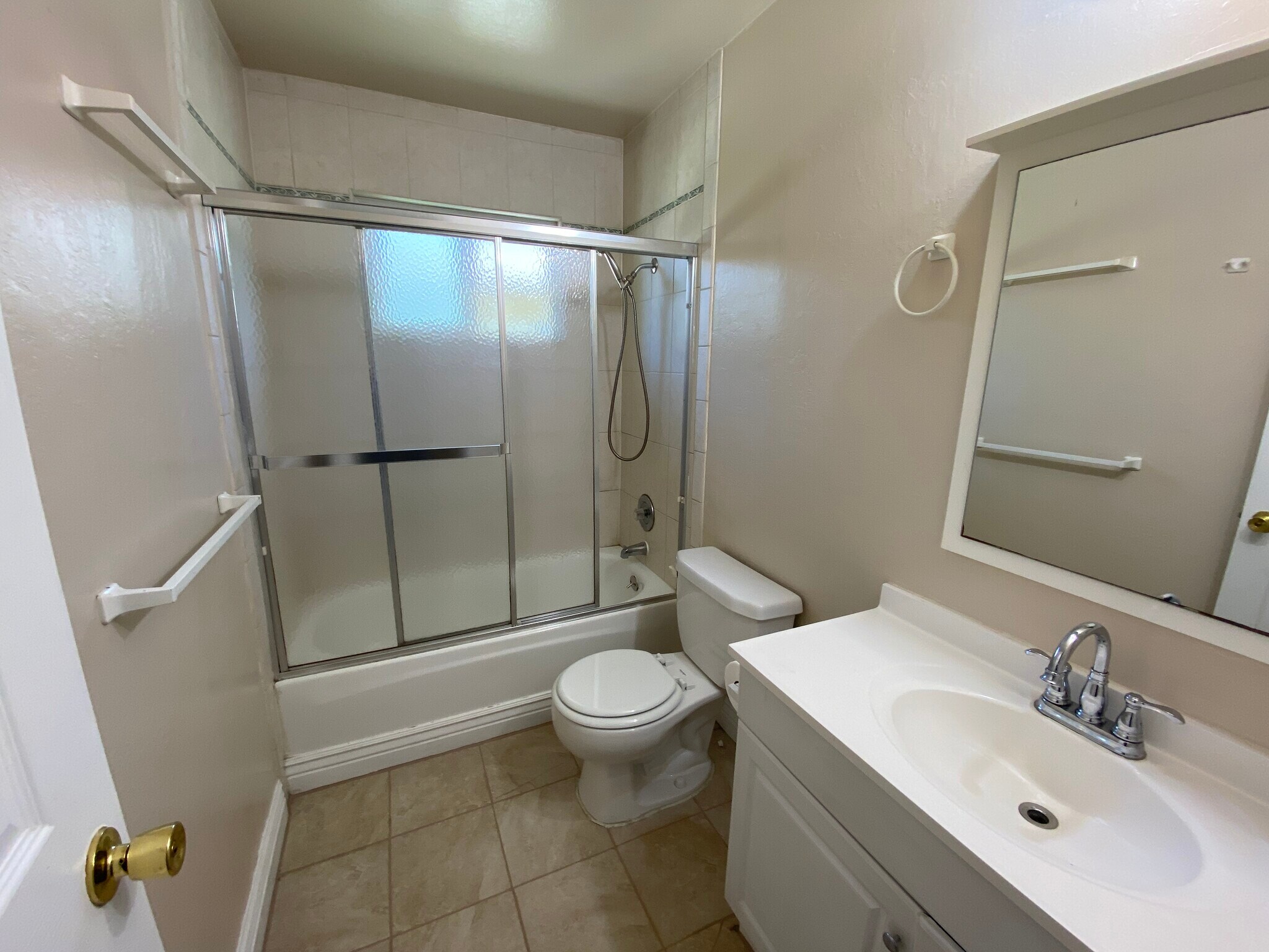 Building Photo - 2118 Peppertree Way