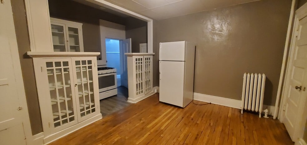 Building Photo - 515 W Washington St