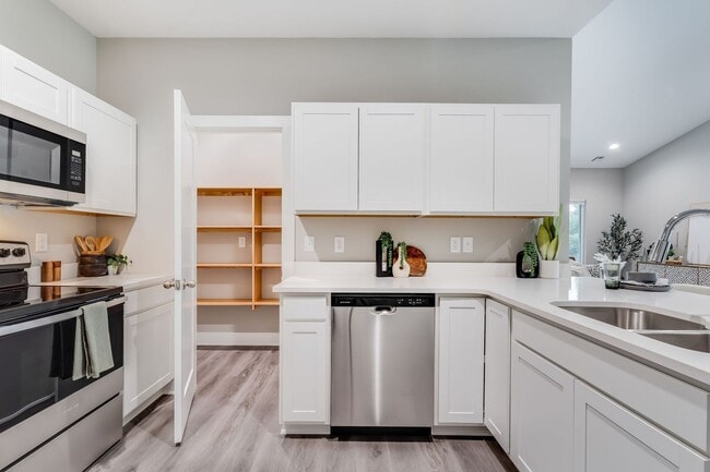 Building Photo - Falcon Falls-Maxwell Plan