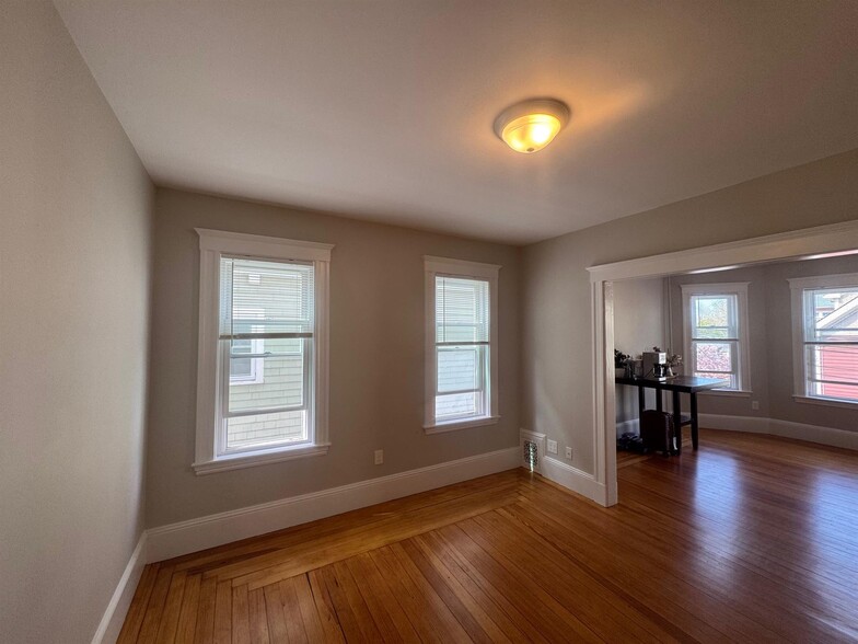 Building Photo - 9 Belmont Sq