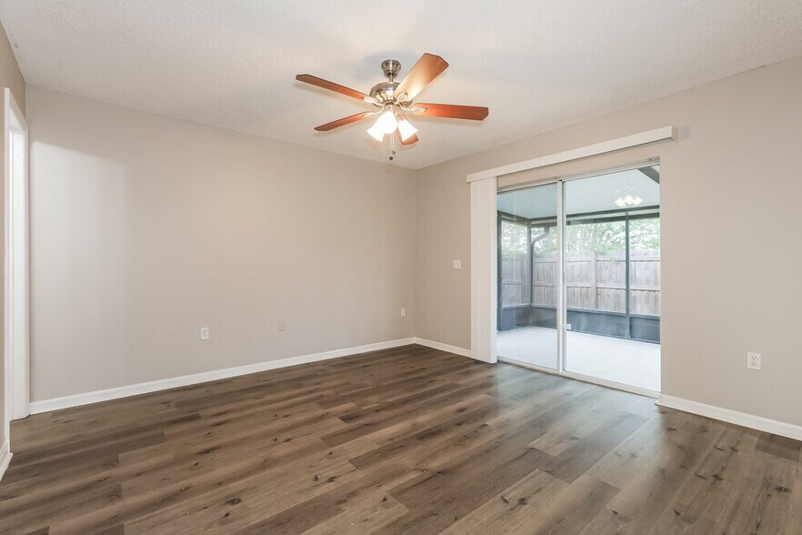 Building Photo - 30319 Birdhouse Dr