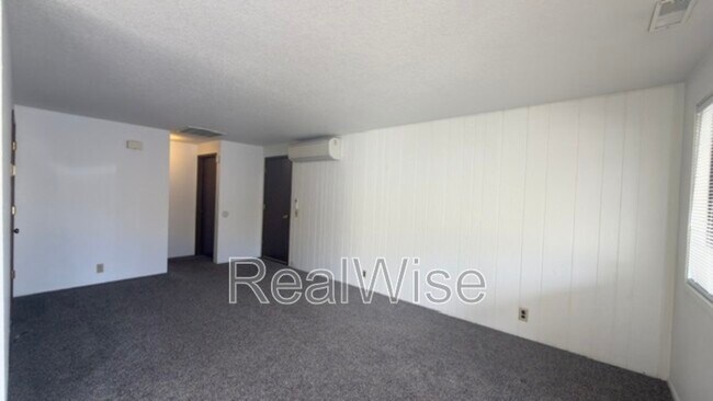 Building Photo - 1132 NE Barager Ave