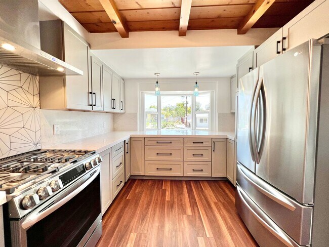 Building Photo - Delightful 3BD/2BA Home with Fruit & Veggie Garden, Back Patio, Solar & In-Unit Laundry