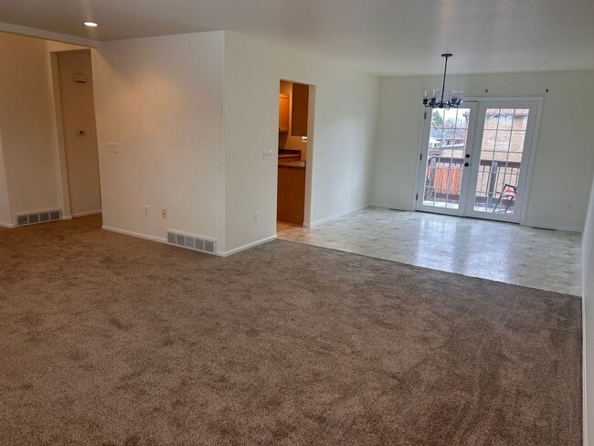 Building Photo - Big, beautiful completely newly remodeled 3 bed 2 bath townhome