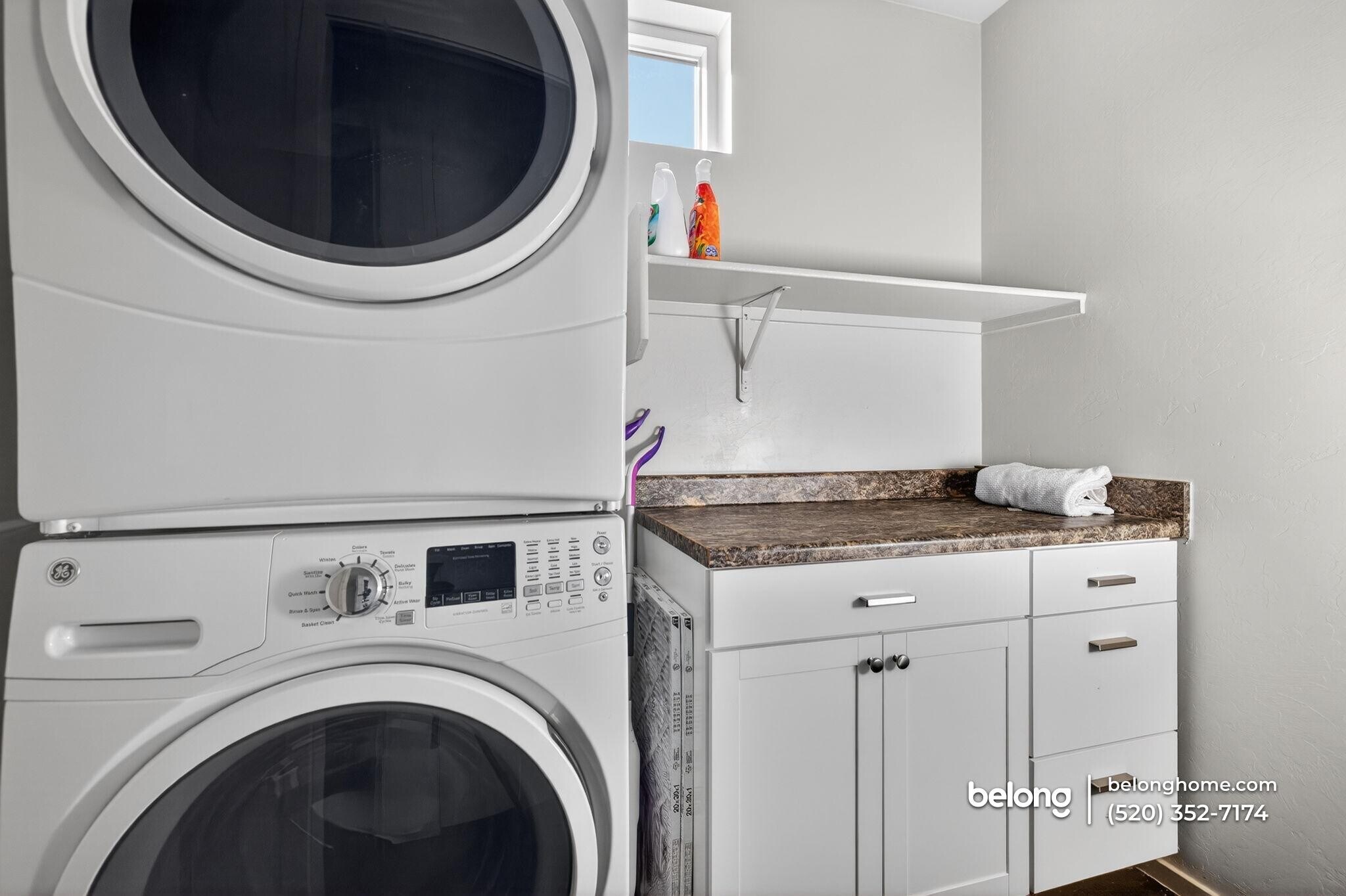 Building Photo - 864 E Park Modern Dr