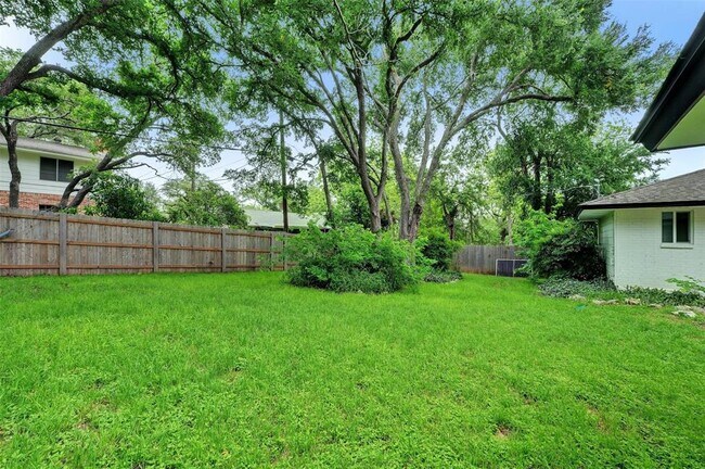 Building Photo - 8001 Ceberry Dr