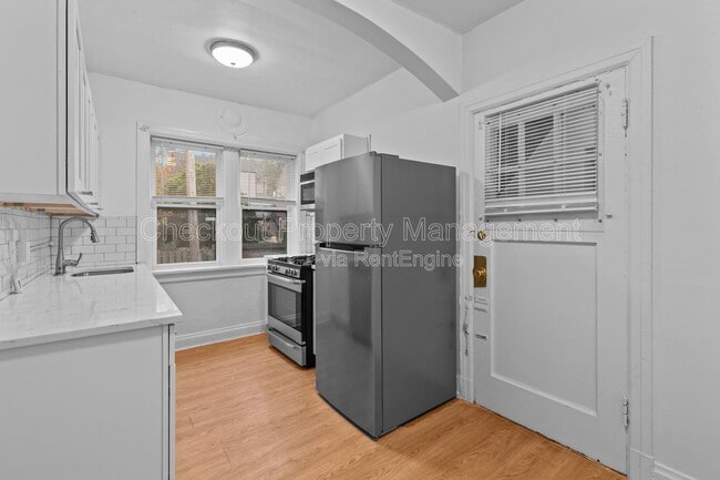 Building Photo - 7338 Forsyth Blvd