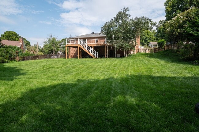 Building Photo - 11744 N Williamsburg Dr