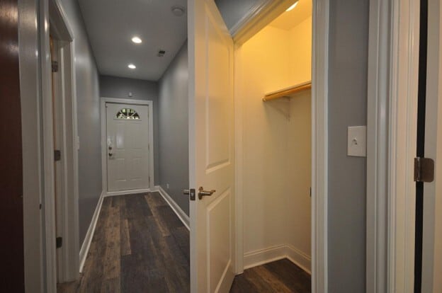 Building Photo - 622 E Oakwood Blvd