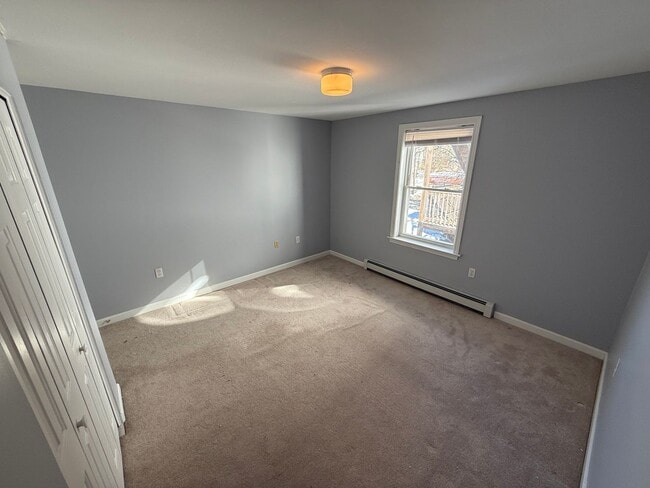 Building Photo - 570 Montgomery St