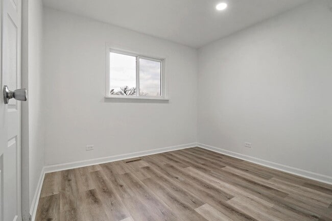 Building Photo - 1180 Larkdale Row