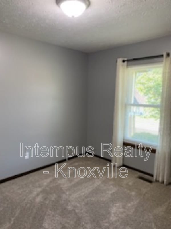 Building Photo - 6517 Bay Cir Dr