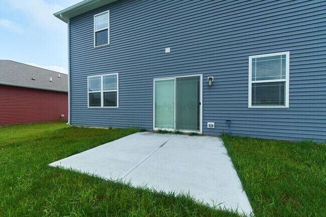 Building Photo - 4 Bedroom at Trotter's Landing in Camby With Pond View!