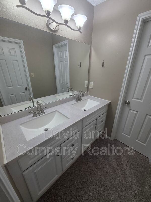 Building Photo - 3316 Caldera Blvd