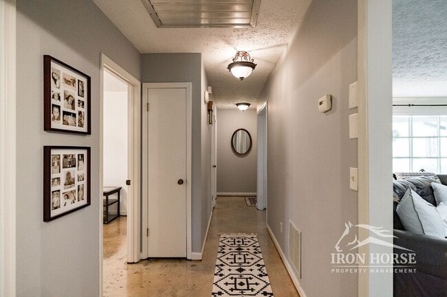 Building Photo - 130 Austin Dr