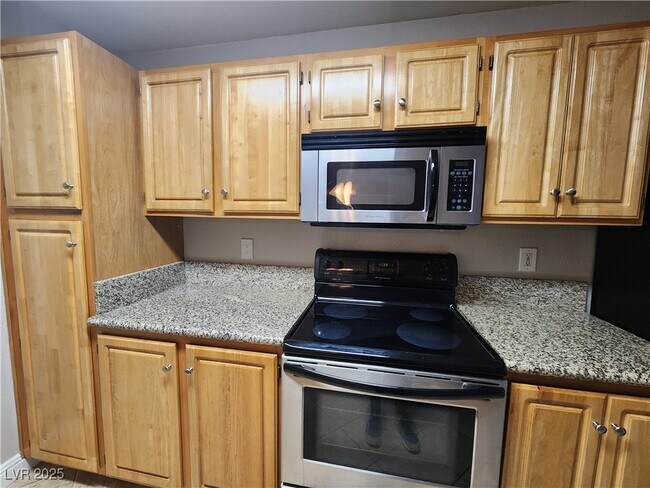 Building Photo - 5055 W Hacienda Ave