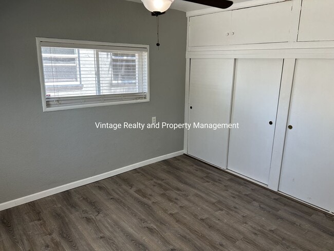 Building Photo - New On The Rental Market This Nice Single Story 3 Bedroom Home!!!