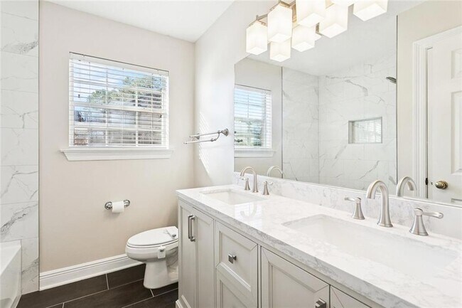 Building Photo - 158 Woodruff Dr